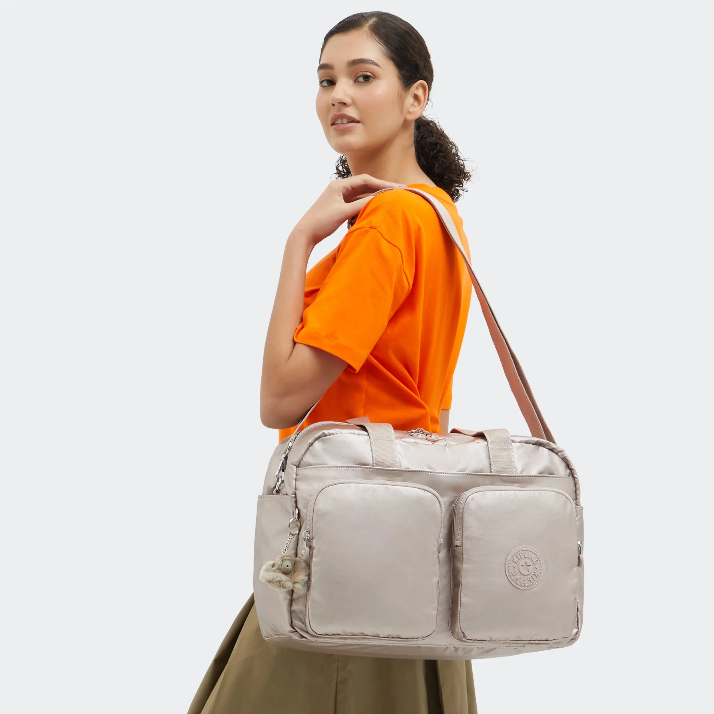 Defea Extra Large Metallic Weekender Duffle Bag - Image 8
